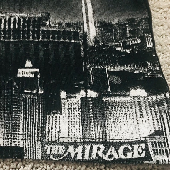 Tank-Top Style Shirt - Picture 2 of 3